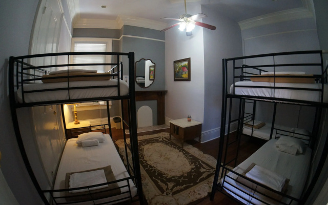 photo 3 of Auberge Nouvelle Orleans Hostel