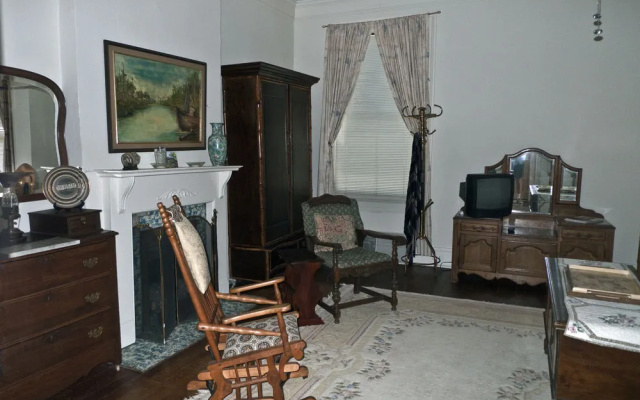 photo 3 of Audubon Park House Bed and Breakfast