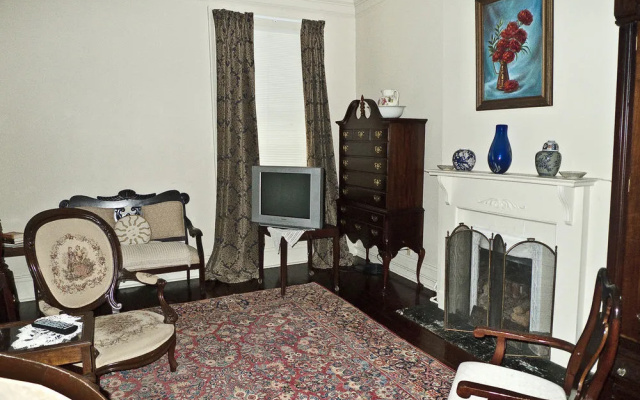 photo 4 of Audubon Park House Bed and Breakfast