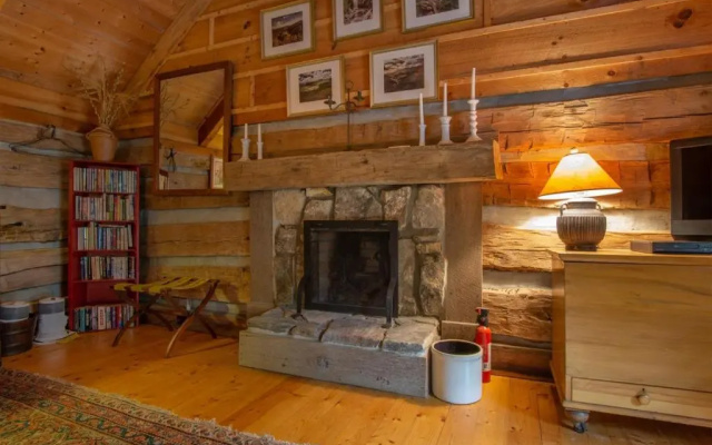 photo 5 of Aunt Babbie s Cabin in Pisgah Forest