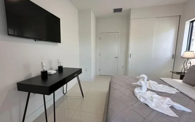 photo 4 of Lovely Wonderlux House 5BR by FL Keys MIA Marina
