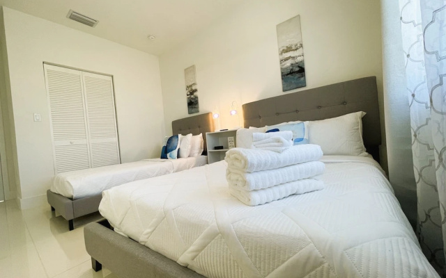 photo 2 of Lovely Wonderlux House 5BR by FL Keys MIA Marina