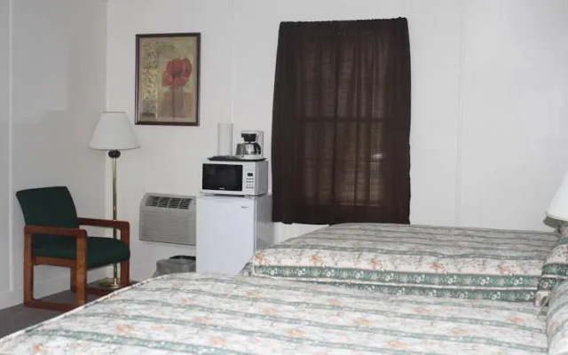 photo 2 of Aurora Inn And Motel