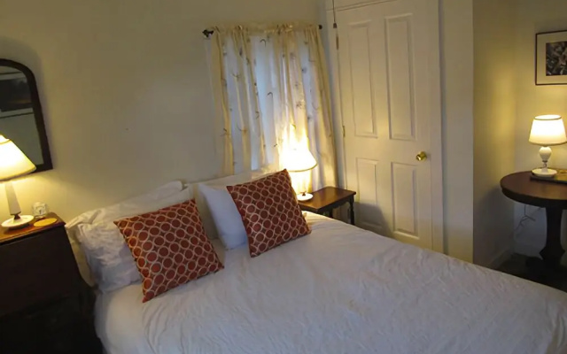 photo 5 of Austin Street Inn