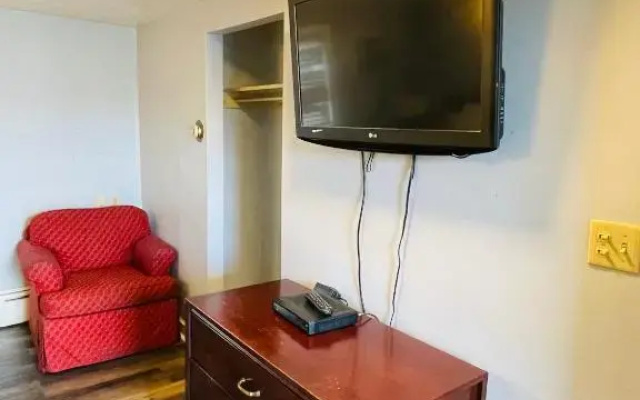 photo 3 of Avalon Motel