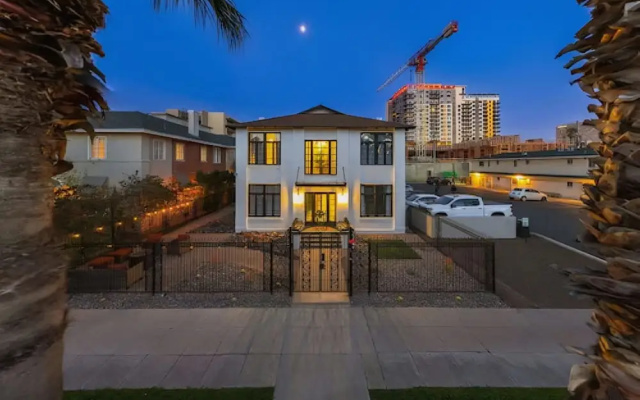 photo 2 of Avalon Suites Phoenix
