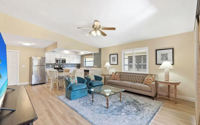 photo 2 of Avanti Vacation Rental, Relaxing 3-BR Retreat with Private Pool Minutes from Vanderbilt Beach and Delnor-Wiggins State Park. Enjoy Southern Exposure, BBQ Area, and Pet-Friendly Comfort