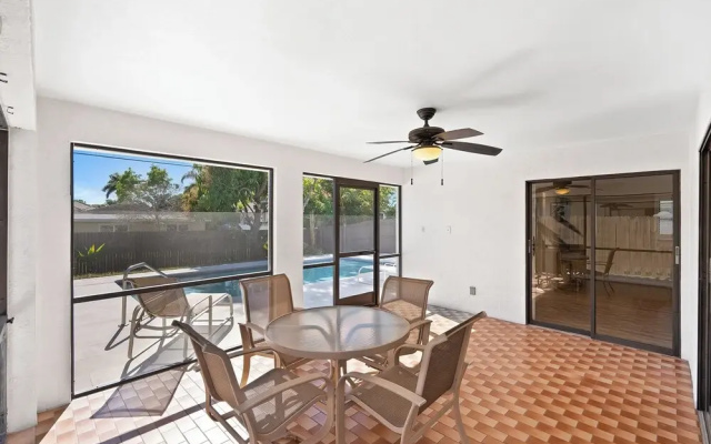 photo 4 of Avanti Vacation Rental, Relaxing 3-BR Retreat with Private Pool Minutes from Vanderbilt Beach and Delnor-Wiggins State Park. Enjoy Southern Exposure, BBQ Area, and Pet-Friendly Comfort