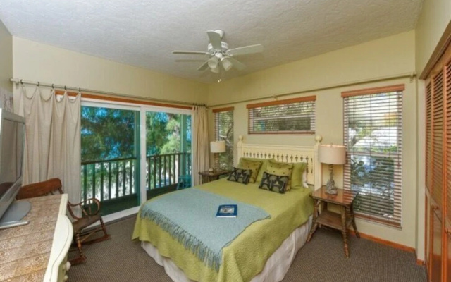 photo 5 of 2903 Avenue F 3 Bedroom Home by RedAwning