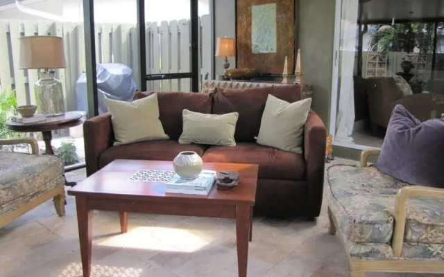 photo 3 of Avenue Ten