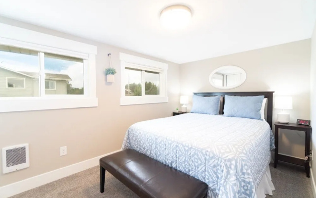 photo 5 of Avery Beach - 4 Br Home