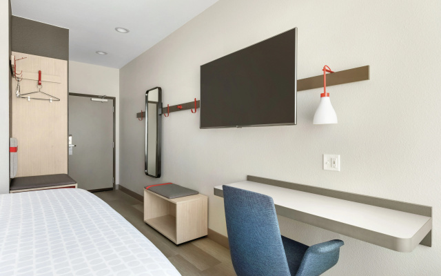 photo 4 of avid hotel Denver Airport Area by IHG