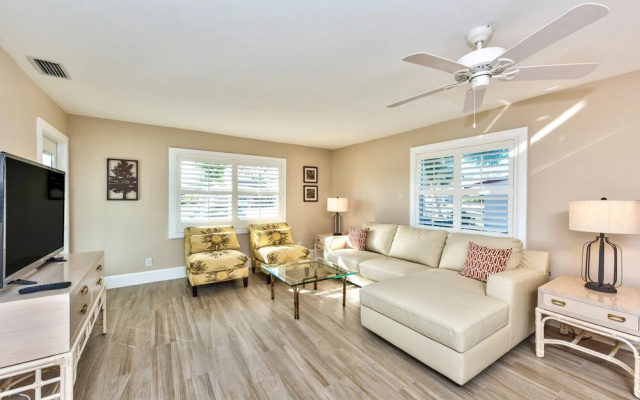 photo 4 of Avola  Vacation Rental by NFVH