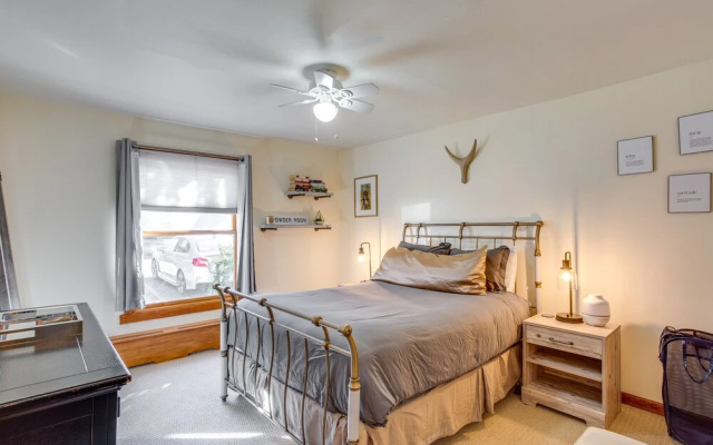 photo 5 of Avon Condo < 10 Mi to Vail & Beaver Creek!