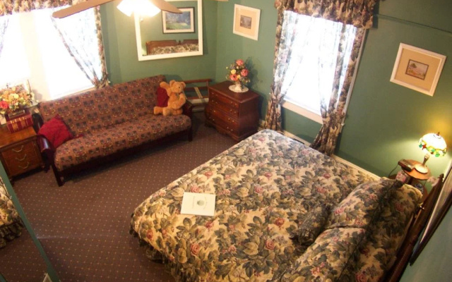 photo 3 of Avon Manor Inn B&B & Cottage