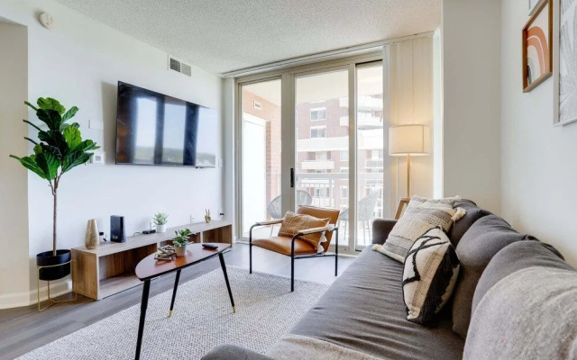 photo 3 of Awesome 1 Bedroom Condo at Ballston