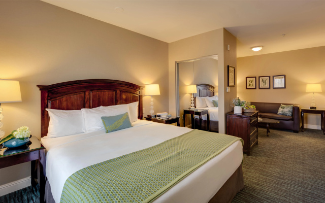 photo 3 of Ayres Hotel & Spa Mission Viejo – Lake Forest