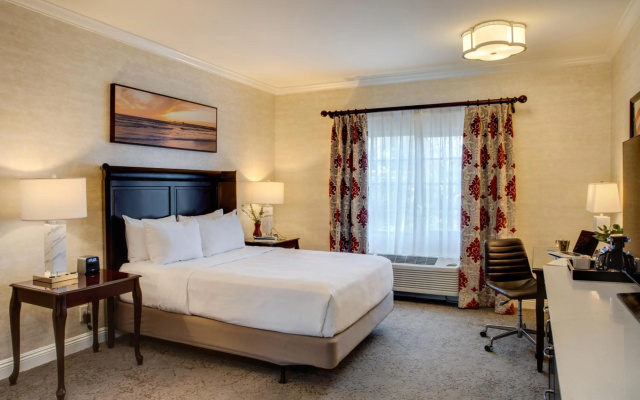 photo 2 of Ayres Hotel Costa Mesa/Newport Beach