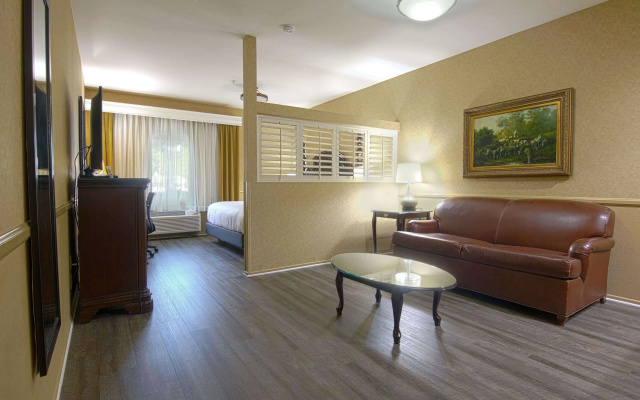photo 4 of Azure Hotel & Suites, Trademark Collection by Wyndham