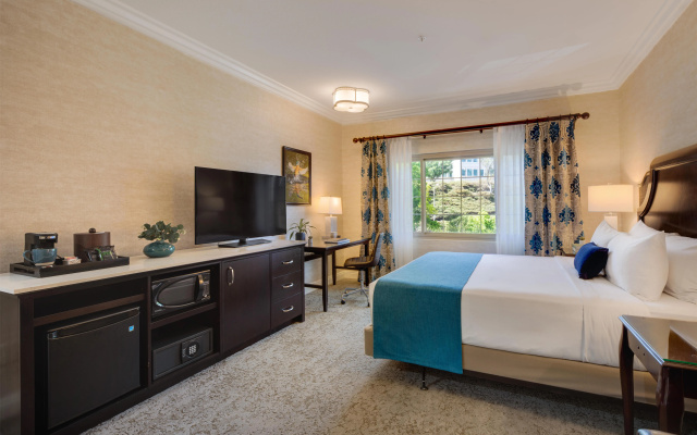 photo 3 of Ayres Suites Diamond Bar