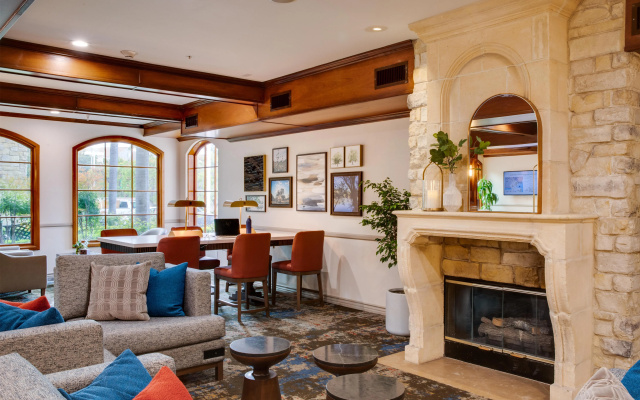 photo 2 of Ayres Suites Mission Viejo – Lake Forest