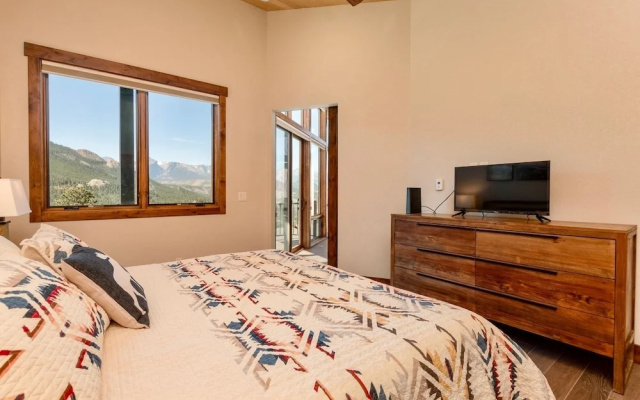 photo 2 of Azure Vista Vacation Home At Windcliff 3 Bedroom Home by Redawning