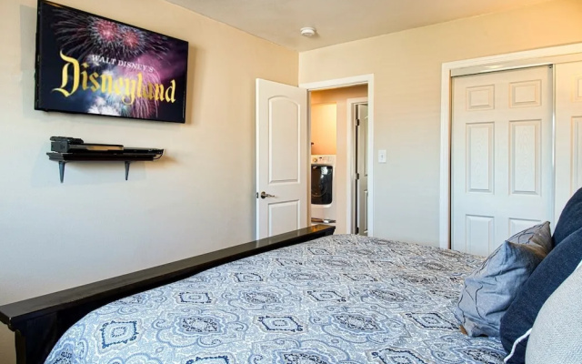 photo 3 of Babes in Toyland - 3 Br Home