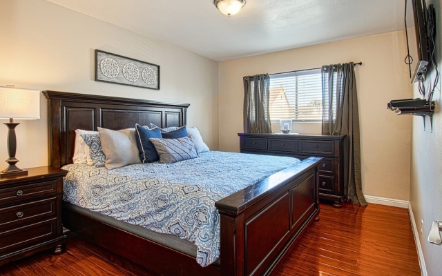 photo 4 of Babes in Toyland - 3 Br Home