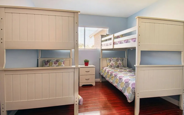 photo 5 of Babes in Toyland - 3 Br Home