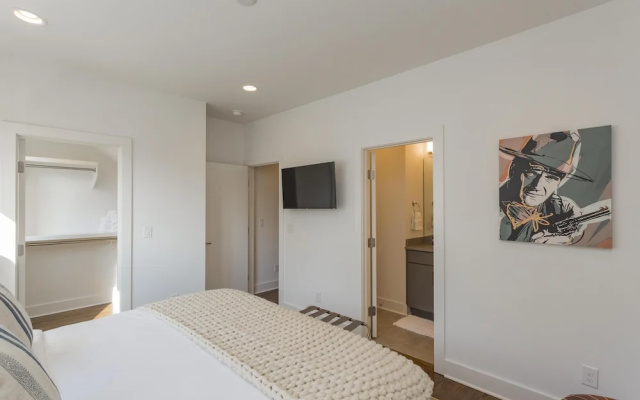 photo 4 of Bach Plex Sleep up to 48! Downtown Views & Tons of Outdoor Space!