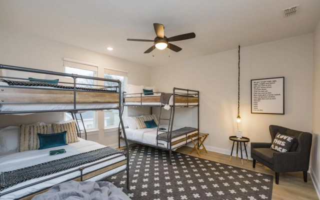 photo 5 of Bachelor/ette Buy 3 Nights get 4th Free Near Downtown Prn1