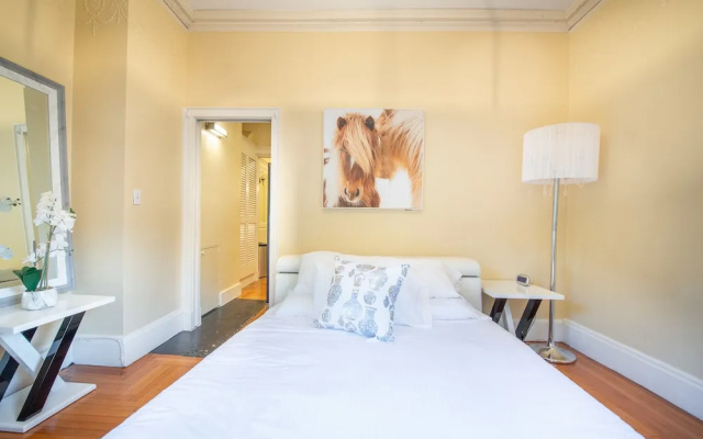 photo 5 of Pelicanstay in Boston Back Bay