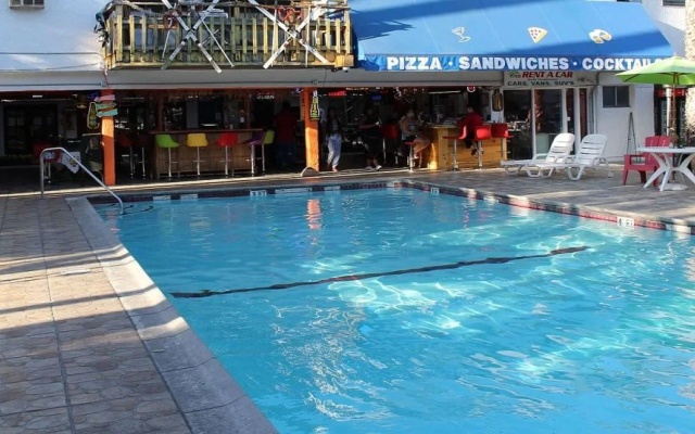 photo 5 of Los Angeles Backpackers Paradise Hostel