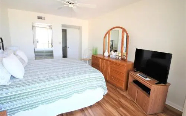 photo 4 of Bahia Vista 12-442 Two-bedroom Apartment
