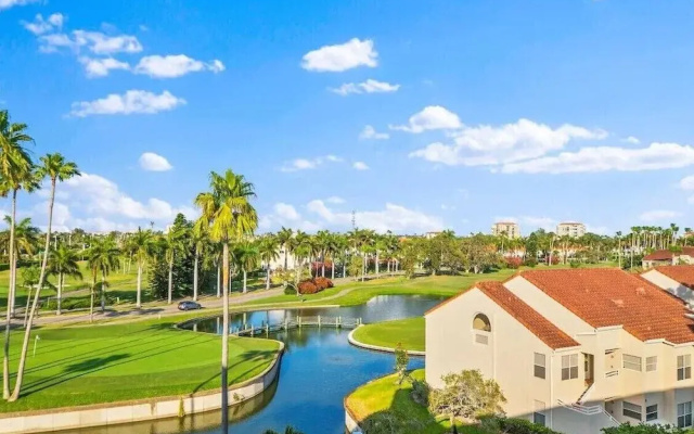 photo 4 of Bahia Vista 17-881 by Distinctive Beach Rentals