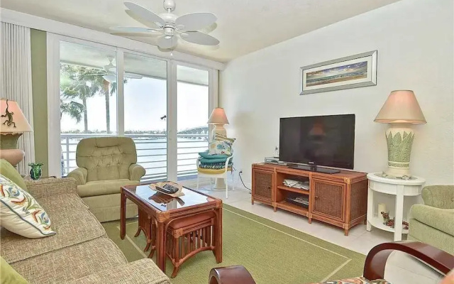 photo 2 of Bahia Vista 8414 - Two Bedroom Condo