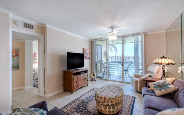 photo 3 of Bahia Vista 9-521 by Distinctive Beach Rentals
