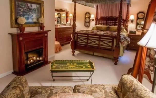 photo 2 of Bald Mountain House Inn at the Wolf Laurel Resort