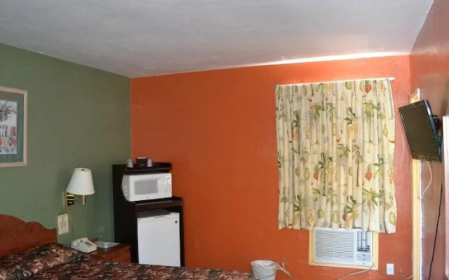 photo 2 of Bali Hai Motel