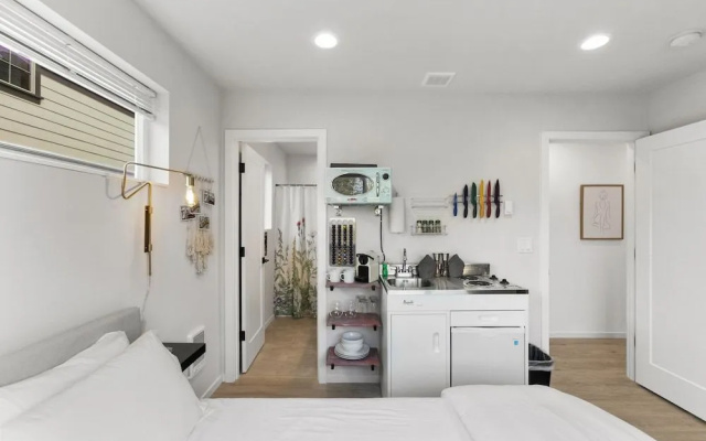 photo 2 of Ballard's sweet suites