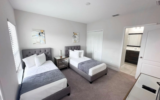 photo 2 of Balmoral Resort- 111kb 2 Bedroom Townhouse by RedAwning