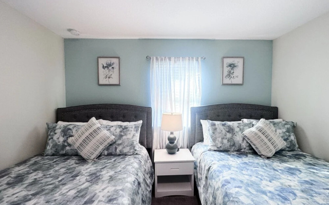 photo 4 of Balmoral Resort-162kb 4 Bedroom Home by RedAwning