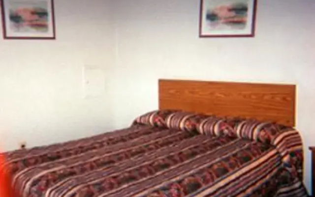 photo 2 of Knights Inn Baltimore South Jessup