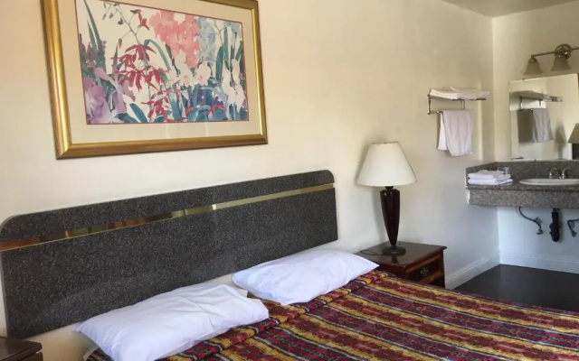 photo 3 of SandPiper Motel - Los Angeles