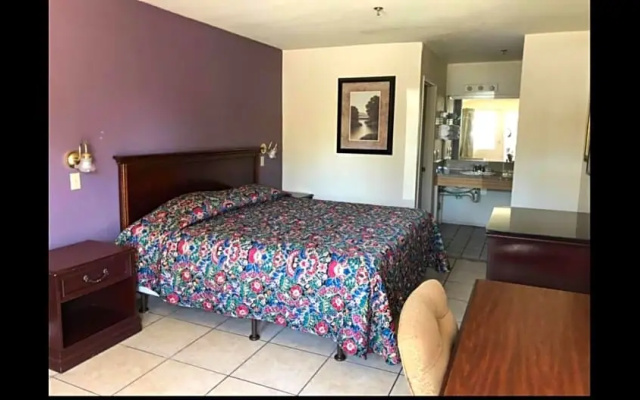 photo 4 of SandPiper Motel - Los Angeles