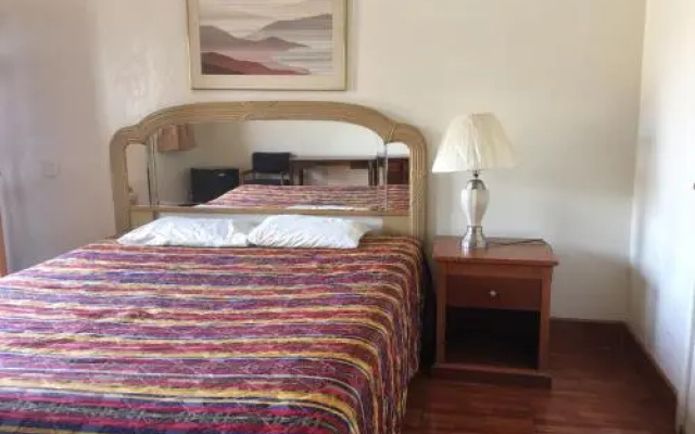 photo 5 of SandPiper Motel - Los Angeles