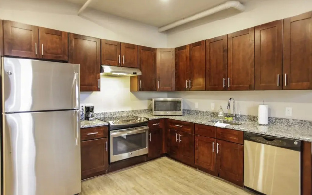 photo 2 of Banner Urban Two Bedroom Loft - Sbr 53506