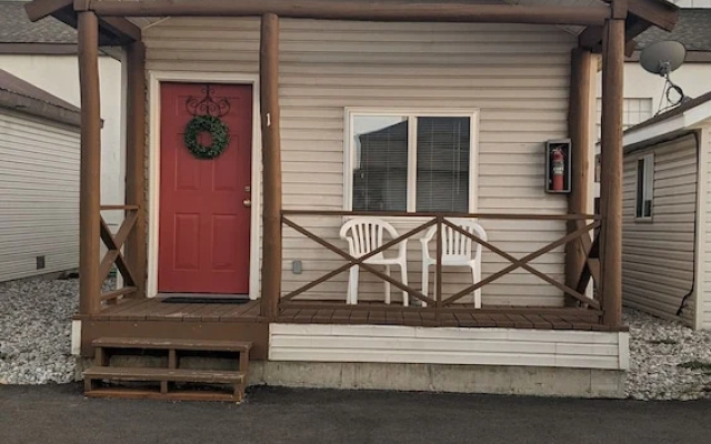 photo 5 of Bar H Motel