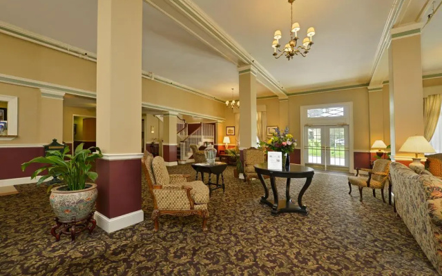 photo 2 of Bar Harbor Inn
