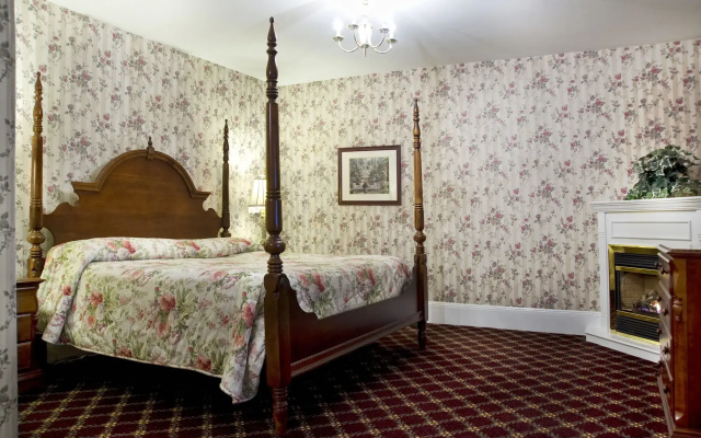 photo 3 of Bar Harbor Manor